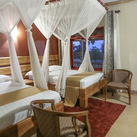 Pakuba Safari Lodge Nwoya Extérieur photo