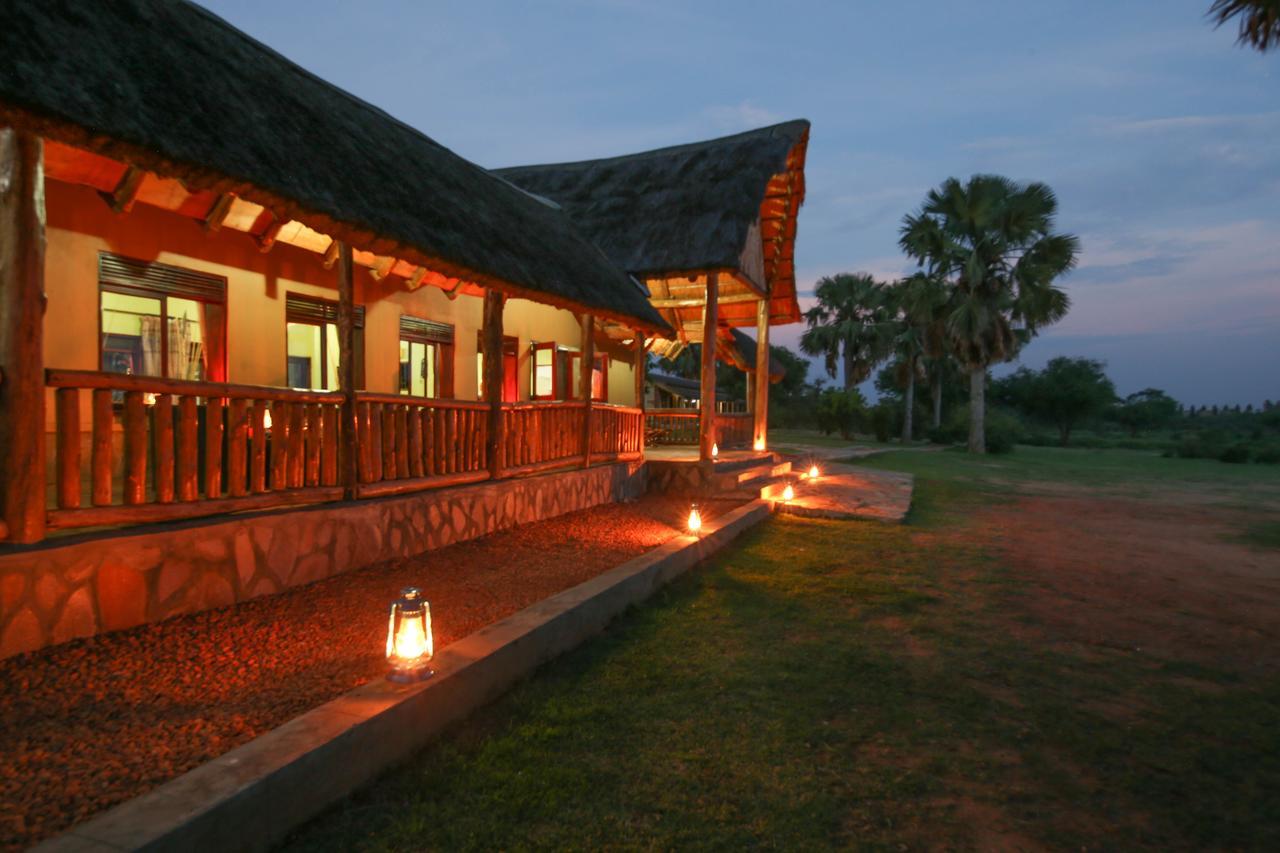 Pakuba Safari Lodge Nwoya Extérieur photo